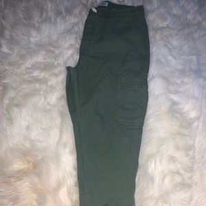 Green cargo Old Navy, pants to side pockets